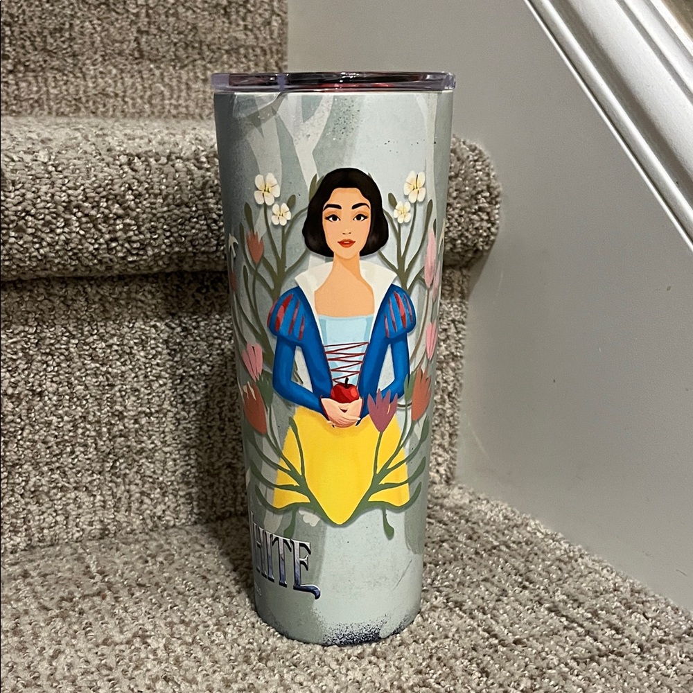 Snow White Tumbler by Dragon Glassware new